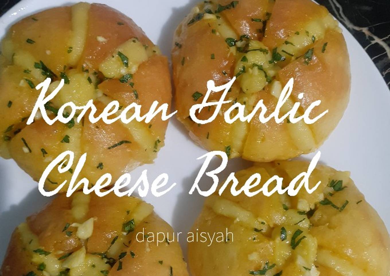 Korean Garlic Cheese Bread