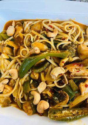 A picture of Thai noodles.