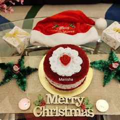 Christmas special Red Velvet Cake 🎂 A picture of Christmas special Red Velvet Cake 🎂.