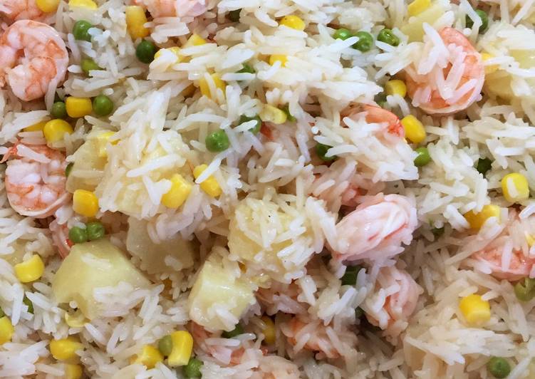 How to Prepare Homemade Prawn and Pineapple Rice