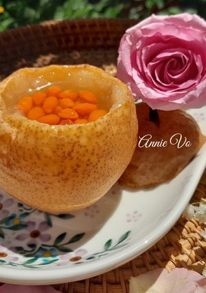 Hình của món Lê chưng đường phèn.