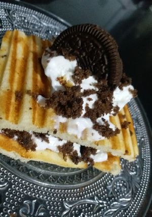 A picture of Ice-cream Sandwich.