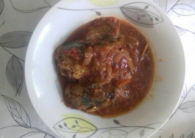 Resep: Ikan makarel bumbu tomat Praktis