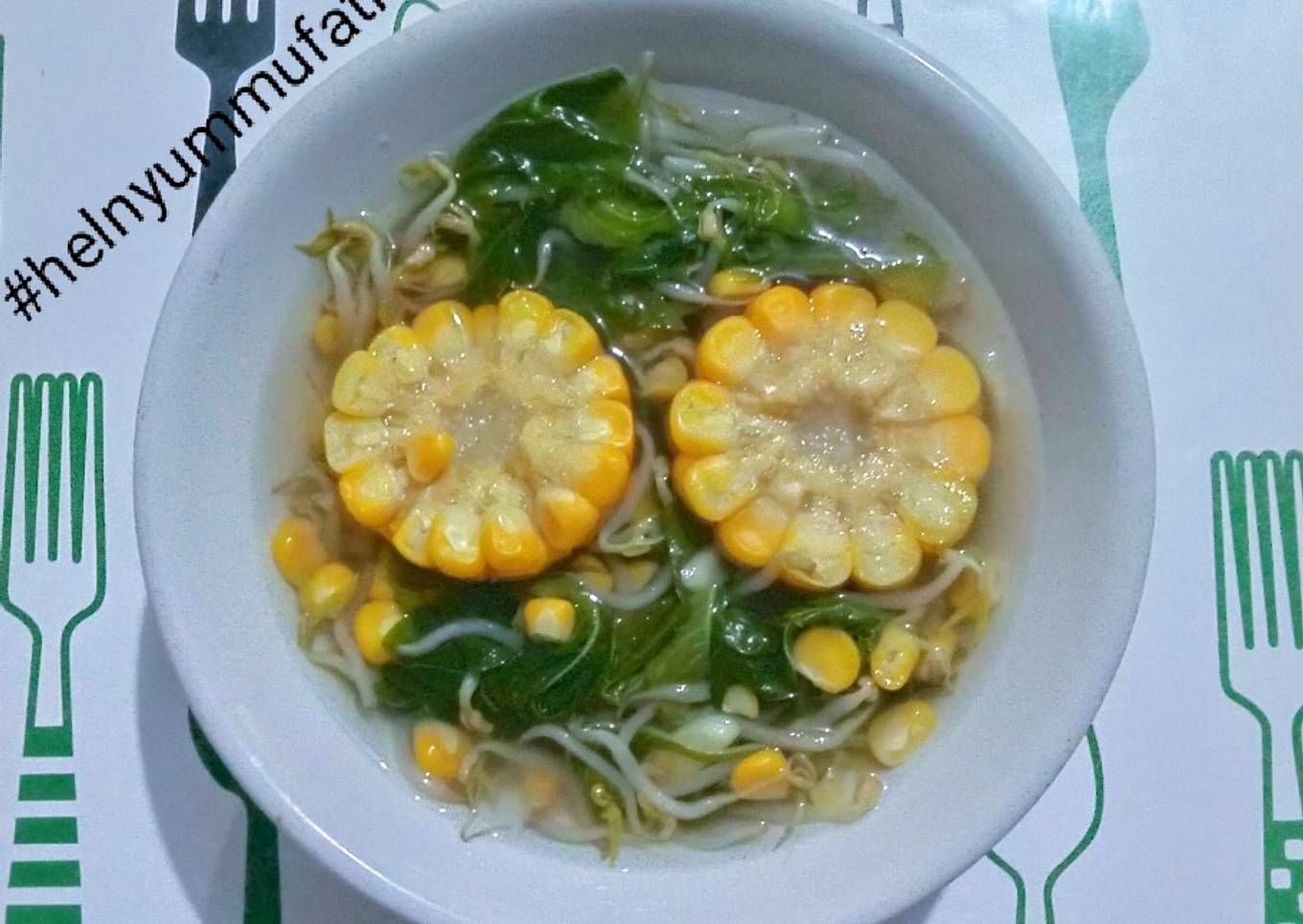 Membersihkan sayuran, jagung dan bayam