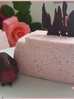 Una foto de Tarta fría de fresas
