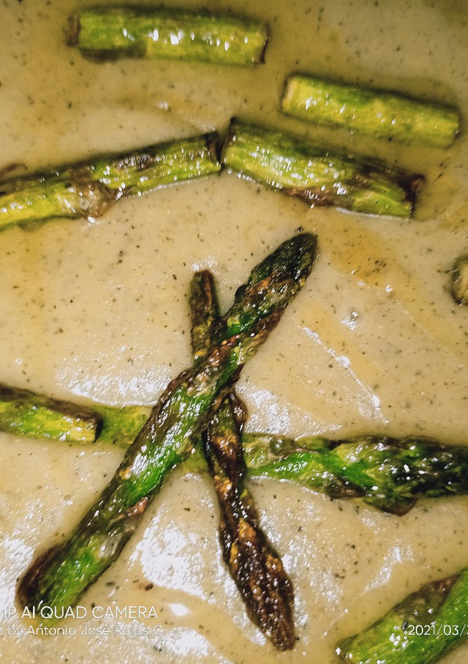 Una foto de Crema de espárragos trigueros