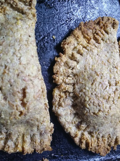 Una foto de Empanadas de jamón y queso con masa harina integral y avena