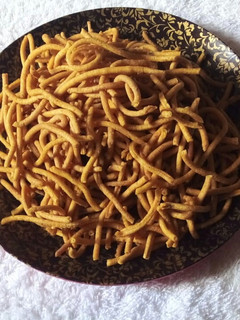 தலைப்பு : மிளகு காரா சேவ்(milagu kara sev recipe in tamil) செய்முறை முக்கிய புகைப்படம்