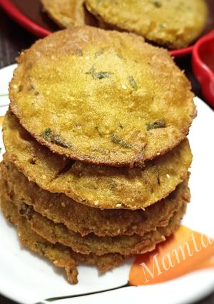 A picture of Bajra Masala Puri (pearl millet).