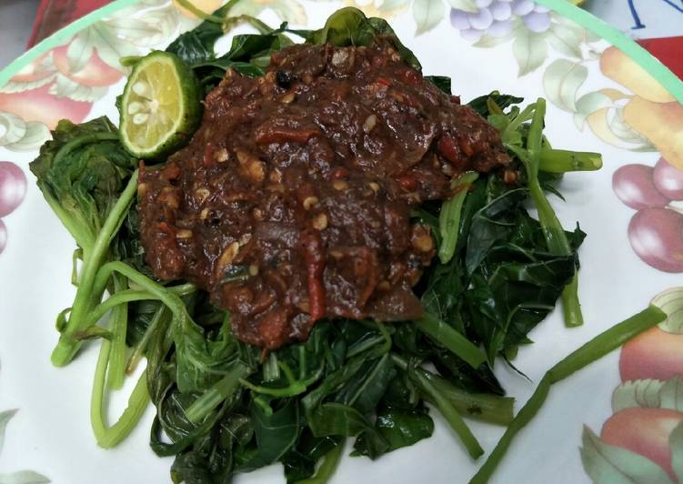 Bagaimana Menyiapkan Rujak sayur yang Bikin Ngiler