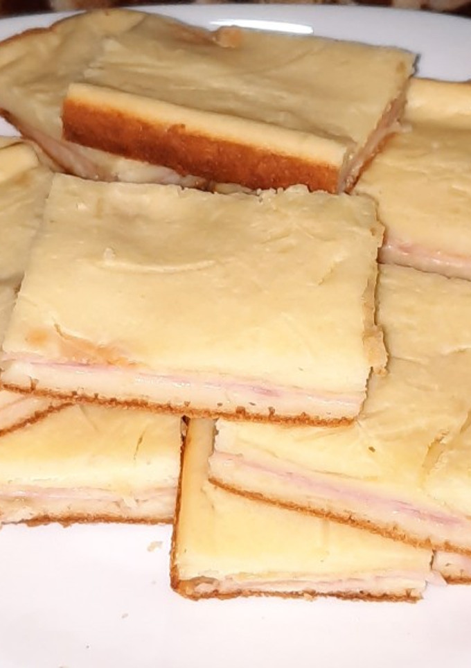 Una foto de Torta de jamón y queso con masa licuada