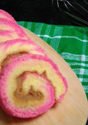 Foto resep Bolu Gulung strawberi selai nanas