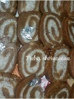 बिस्कुट स्विस रोल (Biscuit Swiss roll recipe in hindi) रेसिपी मुख्य फोटो