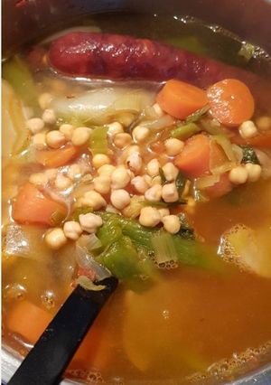 Una foto de Cocido con verduras y chorizo (olla exprés)