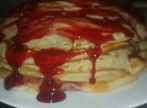 صورة لوصفة My pancakes بان كيك بصوص الكركديه