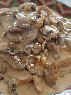 Foto de Bifinhos de peru com natas e cogumelos
