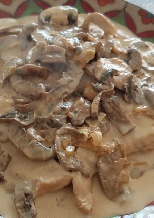 Foto de Bifinhos de peru com natas e cogumelos