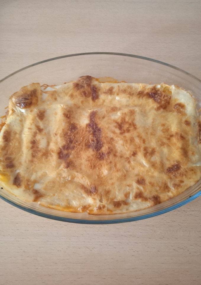 Una foto de Canelones de ternera y pollo