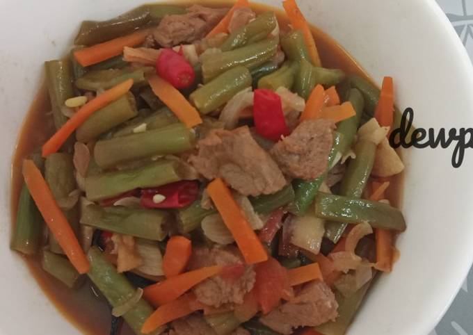 Bagaimana Menyiapkan Asem asem Buncis Daging, Lezat Sekali
