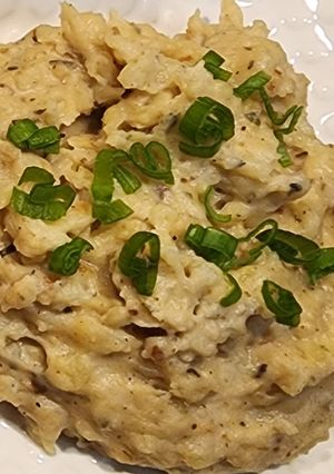 A picture of Mashed Potatoes.