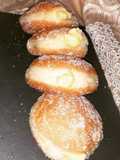 Bomboloni ripieni di crema pasticcera