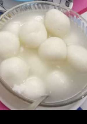 A picture of Spongy rasgulla.