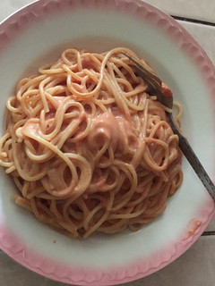 Una foto de Spaghetti con salsa rosada