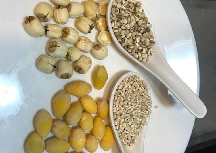 Barley/Coix seeds/Job's tears drink with ginkgo nut (银杏果) and white lotus seed (白莲子)