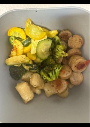 A picture of Garlic Chicken Sausage with Cauliflower Gnocchi and Roasted Veggies.