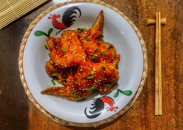 Korean Spicy Chicken Wings (양념치킨)