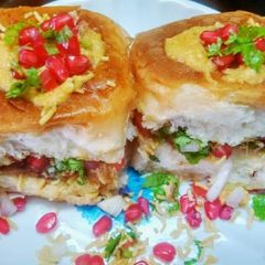 A picture of Dhabeli with sarso chutney.