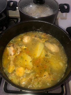 Una foto de Sudado de pollo 🍗 😋