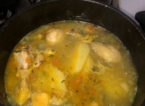 Una foto de Sudado de pollo 🍗 😋