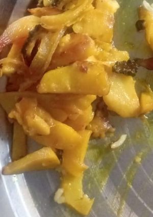 A picture of Aloo ki sabji.