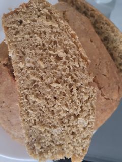 Una foto de Pan de banano con panela, en licuadora y sin horno🍞🍌🍳