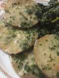 Scaloppine di seitan con spinaci all'olio e aglio