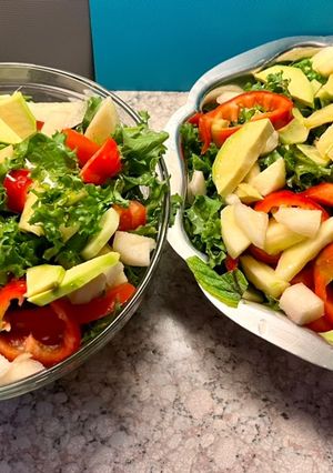 Φωτογραφία της συνταγής Sumac Salad 🥗 σαλάτα με σουμάκ, αντίδια, ρόκα, σπανάκι, πιπεριές & δυόσμο 💚💚💚
