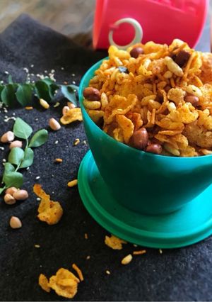 A picture of Cornflakes chivda.
