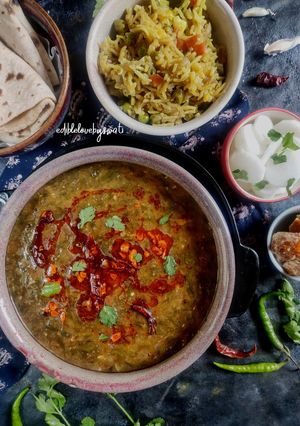A picture of Dal Palak.