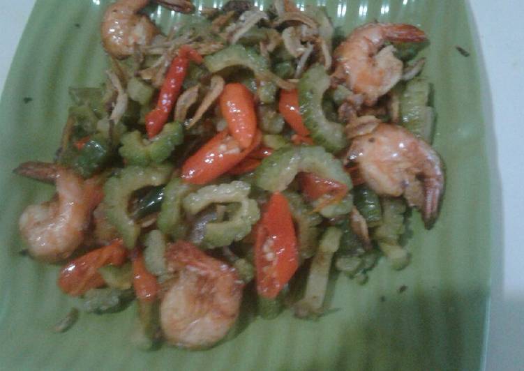 Langkah Mudah untuk Membuat Oseng pare yang Lezat Sekali