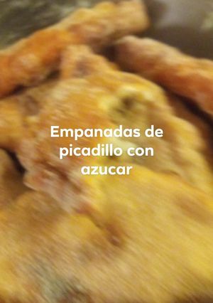 Una foto de Empanadas de picadillo con canela y azúcar al estilo rosalía