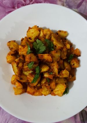 आलू की टूक (Akoo ki tuk recipe in Hindi) रेसिपी मुख्य फोटो