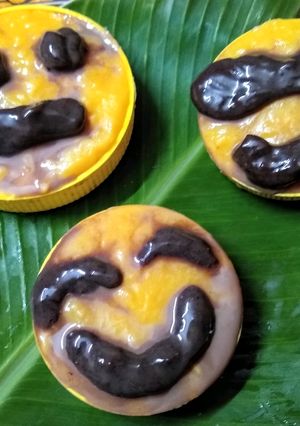 A picture of Custard, Chocolate emoji.