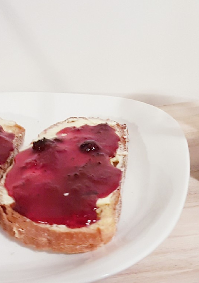 Una foto de Mermelada de Fresas con Champagne y Anís