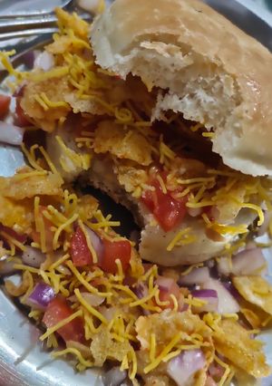A picture of Bhel.