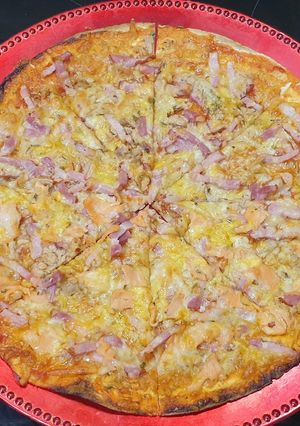 Una foto de Pizza rápida en tortillas de trigo