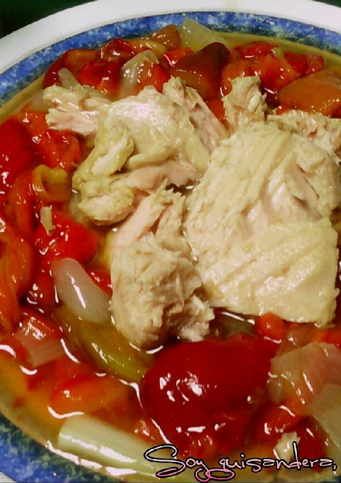 Una foto de Ensalada de pimientos asados con bonito del norte