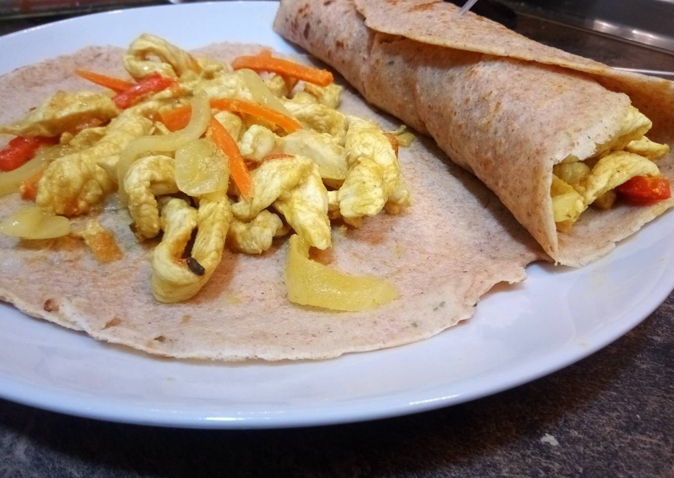 Crepês de pollo al curry