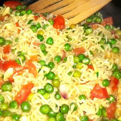Noodles and peas A picture of Noodles and peas.