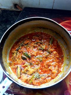 દહીં મસાલા ભીંડી (Dahi Masala Bhindi Recipe In Gujarati) રેસીપી મુખ્ય ફોટો